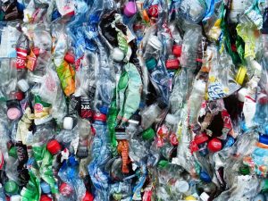 plastic-bottles-115071_960_720